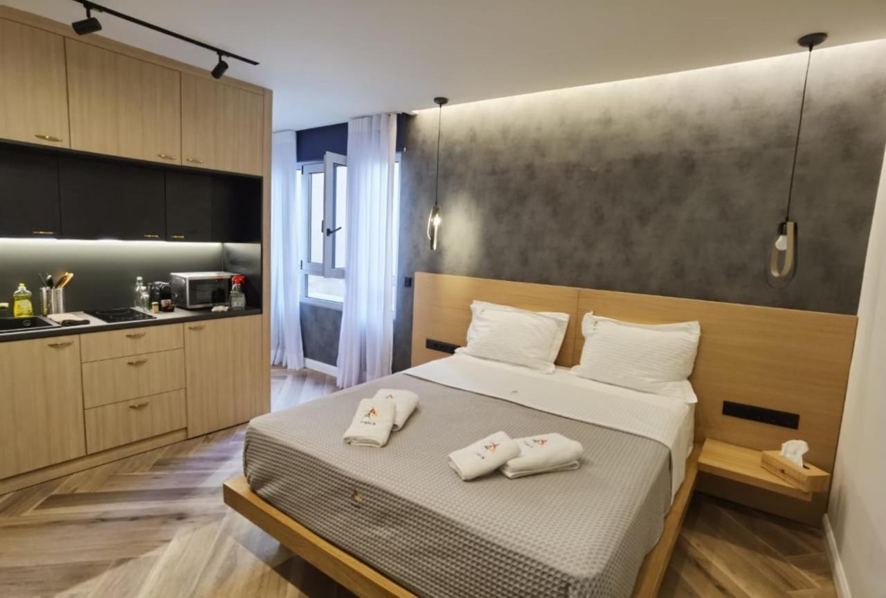 Triple A - Prime Location - Between Monastiraki & Syntagma Square-Free Parking! アテネ エクステリア 写真