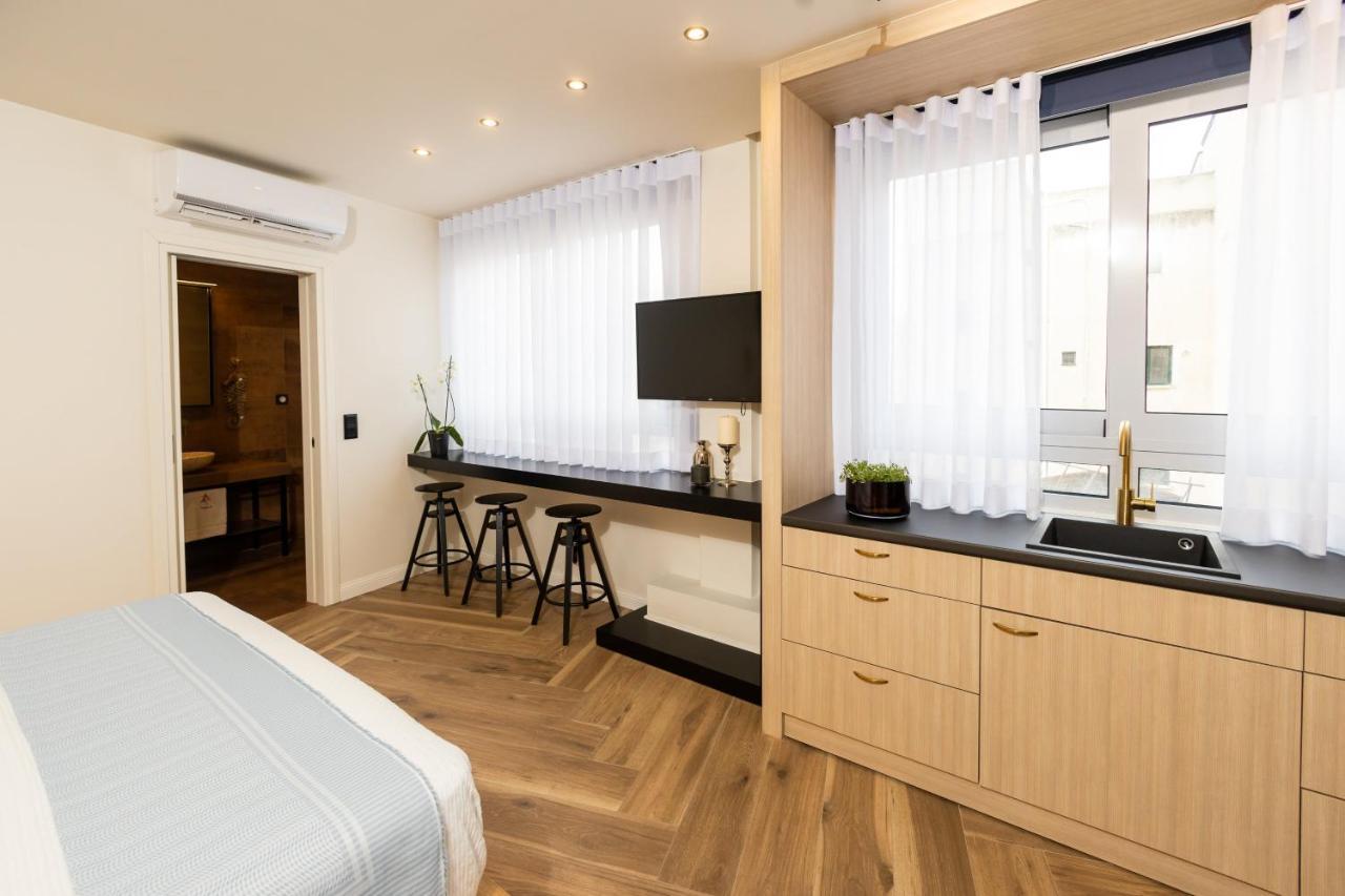 Triple A - Prime Location - Between Monastiraki & Syntagma Square-Free Parking! アテネ エクステリア 写真