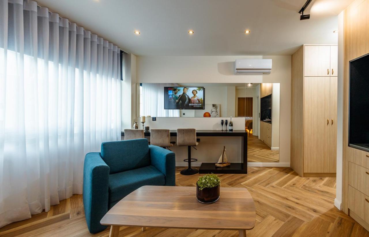 Triple A - Prime Location - Between Monastiraki & Syntagma Square-Free Parking! アテネ エクステリア 写真